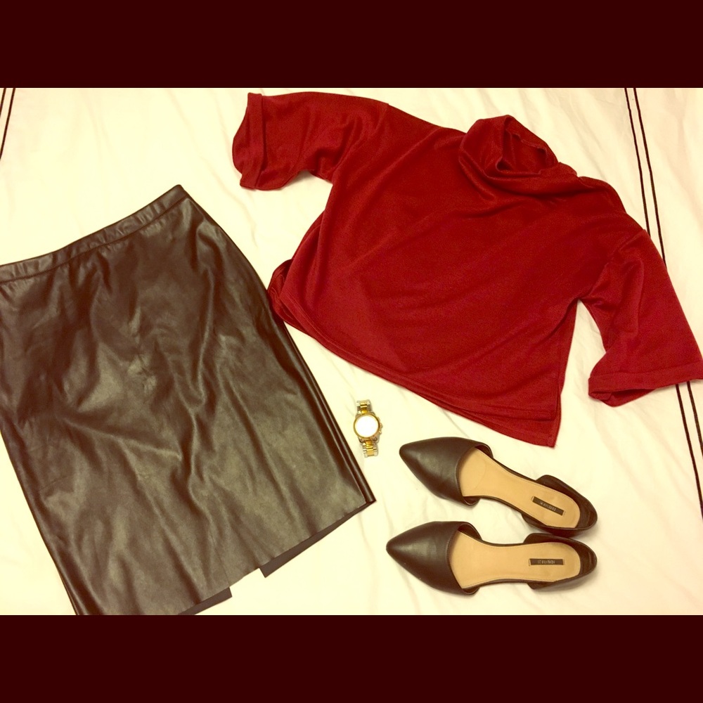 Red crop mock neck